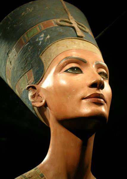 bust-of-nefertiti-egypte-new-empire-dalhem-museum-berlin1